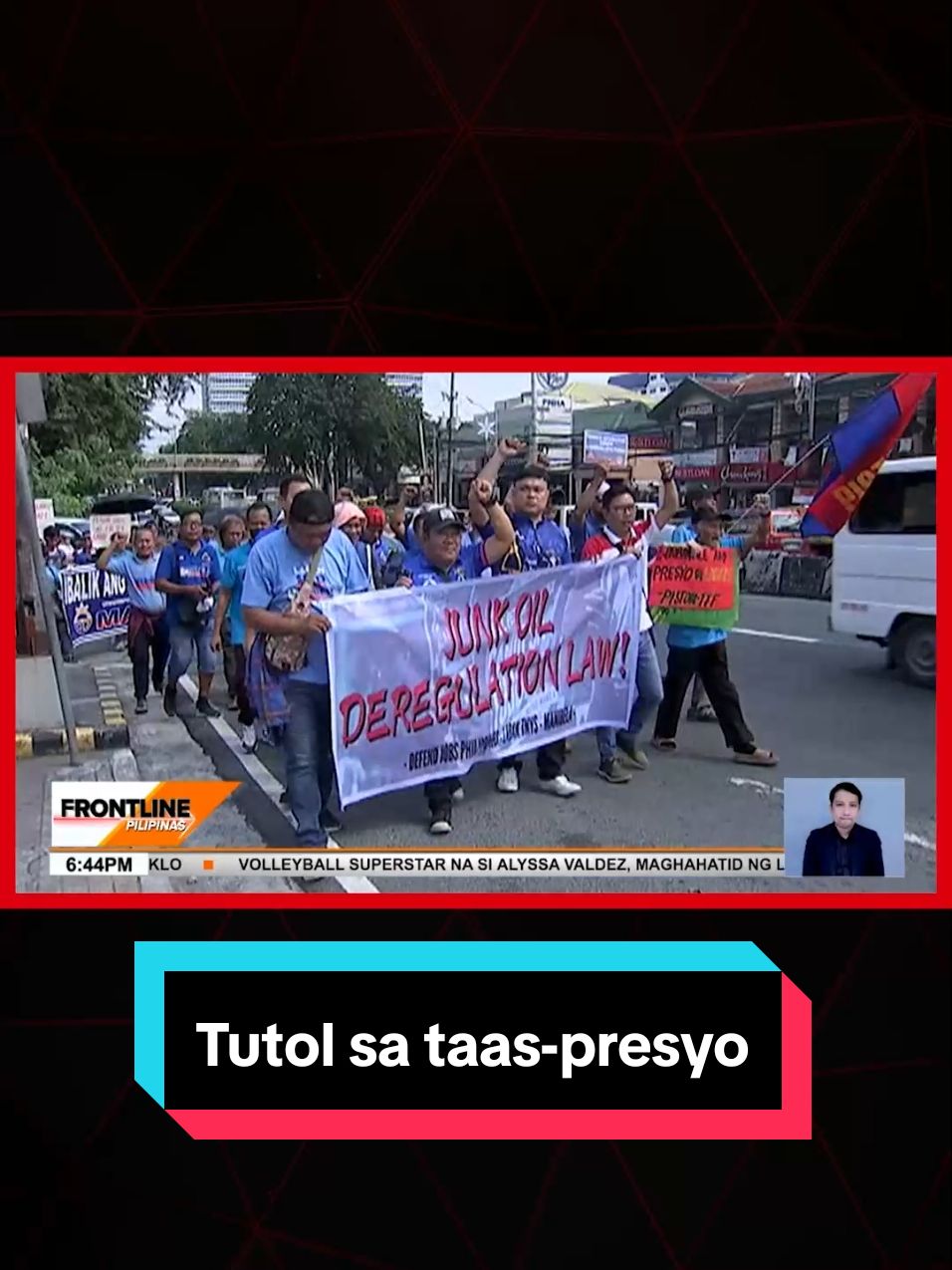 Daing ng mga tsuper na nagprotesta sa Quezon City ang taas-presyo sa singil sa petrolyo. #News5 #FrontlinePilipinas #NewsPH #BreakingNewsPH 