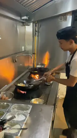 Tangan tubuh kaki sama jangan lupa otak #kitchenlife #kitchen #salamsatukuali 