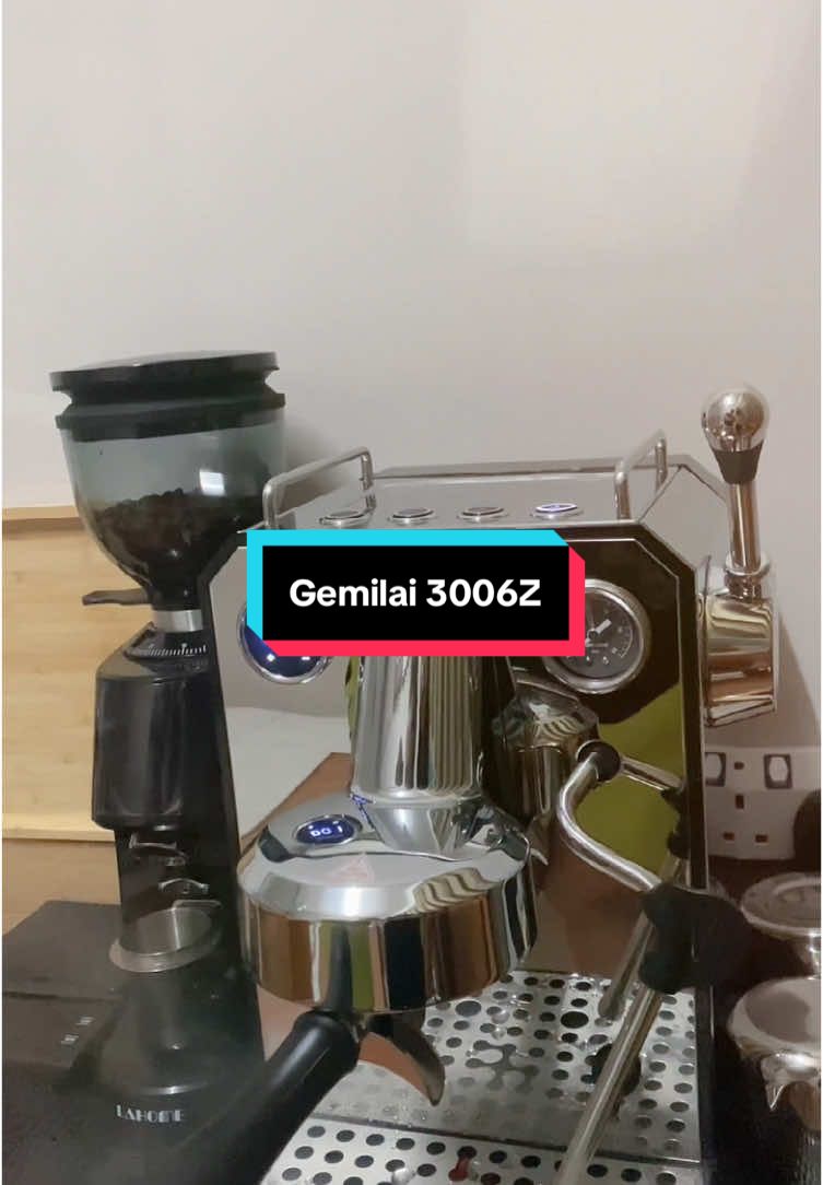 Bermula dengan home brew. Kita upgrade sikit. Semoga memberi jasa yang terbaik buat Pingitan ✨ #Pingitan #SgPetani #Barista #Latte #Latte #Coffee #CoffeeTime #Espresso #Kopi #CoffeeLover #Breakfast #PortBreakfast #SP #TasteNotes #Gemilai #GemilaiCoffeeMachine #G3006Z 