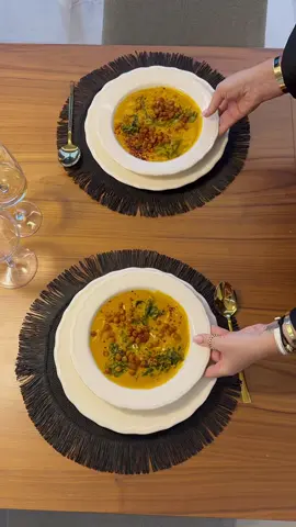 Ingredientes: Para el garbanzo crujiente: • 400 g de garbanzos enlatados • 2 cucharadas de salsa picante 