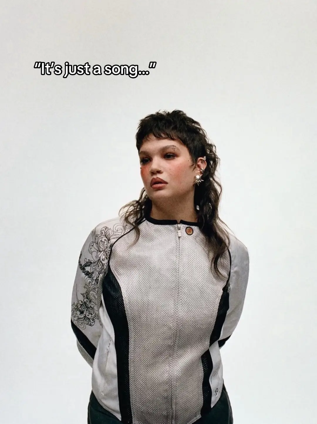 The fact that this is about her parents makes us like it even more… 🧎🏻‍♀️‍➡️👑 @lolayounggg  #lolayoung #lolayounggg #messy #music #lyrics #trending #trendingsongs #foryou #foryoupage #fypシ #explorepage #explore 