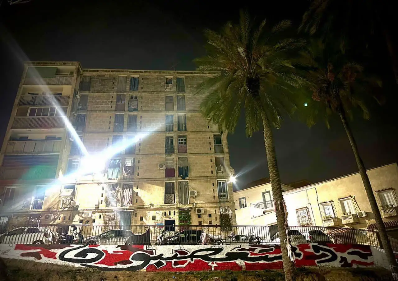 EL MADANIA 🔴 #chabab_belouizdad #belcourt😍♥️⚪️🔥🔥🔥🔥🥁🇲🇨❤️🥰🥰🥰🔥🔥 #alger_maroc_tunsie🇩🇿🇲🇦🇹🇳 #fanatic #casual #fyp #explore #fypシ゚viral🖤tiktok #repost #fanatic_reds #ultrasmoothmoves #pourtoi #viral_vedio #foryoupage❤️❤️ #100k #alger #المتعصبون🔴⚪️ 