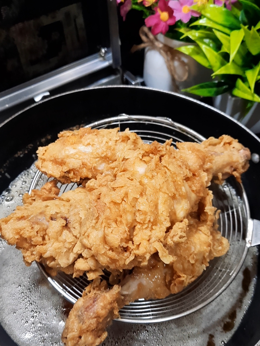 Crispy Chicken Drumsticks Recipe #foryoupage #foryou #cookwithuzma #trendingtiktok #viraltiktok #tiktokfood #cooking #Recipe #drumsticks #chickendrumsticks #chickenlegpiece 