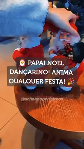 Esse Papai Noel é diversão garantida! Ele canta, mexe o bumbum e traz a magia do Natal para todos! 🎅 Coloque pilhas e veja ele dançar e fazer a festa! Perfeito para alegrar sua decoração e divertir a família! Comente 