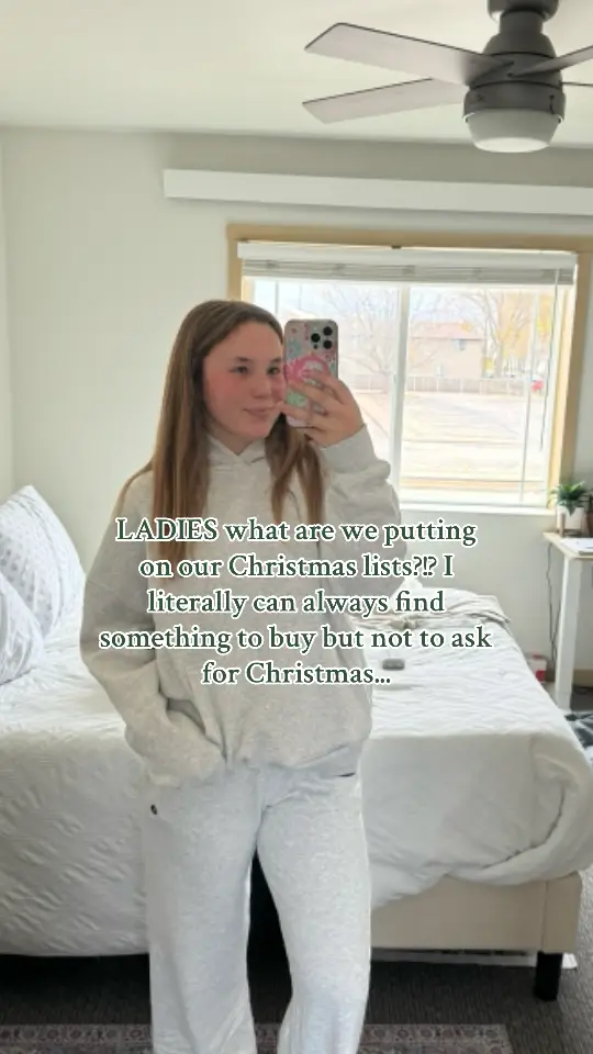 #christmaslist #christmas #holiday #giftgiving #presents #giftideas #creatorsearchinsights #microinfluencer #contentcreator 