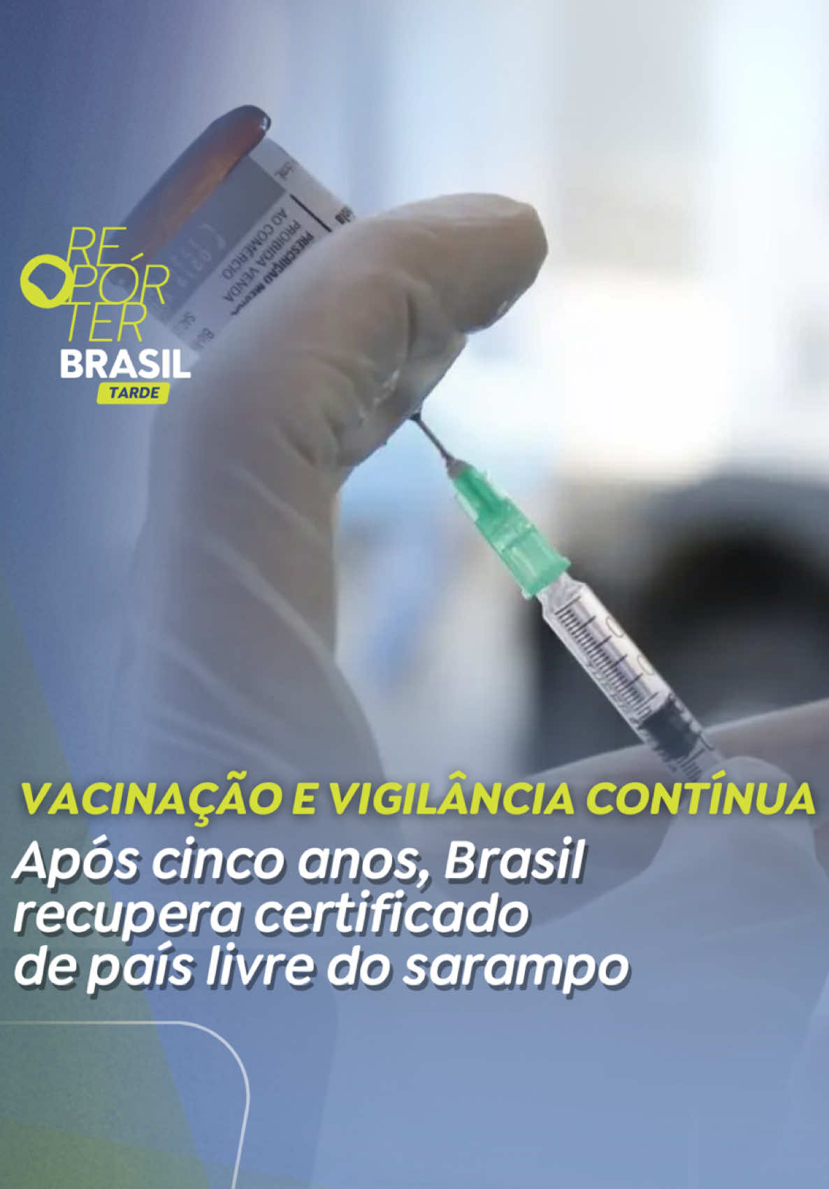 Após cinco anos, Brasil volta a ser considerado um país livre do sarampo. O país havia perdido o certificado na Organização Panamericana da Saúde em 2019, após vários surtos. A vacinação e a vigilância para evitar que o vírus volte a circular são medidas fundamentais para essa conquista para a saúde da população brasileira. Veja mais informações no #RepórterBrasilTarde de segunda a sexta, às 12h45, na TV e pelo canal da TV Brasil no YouTube 📲 #Saúde #Vacina #Notícias 