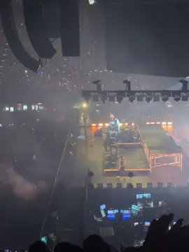 In the end - Linkin Park 👊🏻 From Zero World Tour - @Linkin Park Bogota, CO 🇨🇴 #linkinpark #emilyarmstrong 