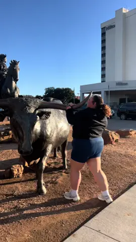 how get up there for them pictures? lol #girlytok #girlyaesthetic #girlsgirl #microinfluencer #delulu #fyppppppppppppppppppppppp #hotgirlwalk #friends #waco 