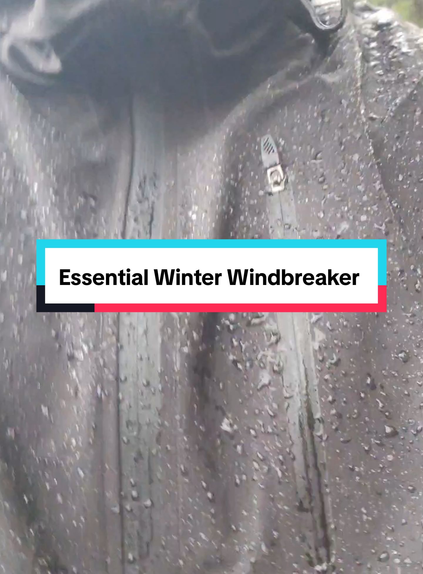 #raincoat #windbreaker #rainjacket #rain #ukweather #winteressentials 