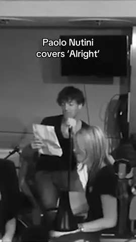 We are young, we run green… @Paolo Nutini brings his own spin to 'Alright' 🎶 #PaoloNutini #Supergrass 