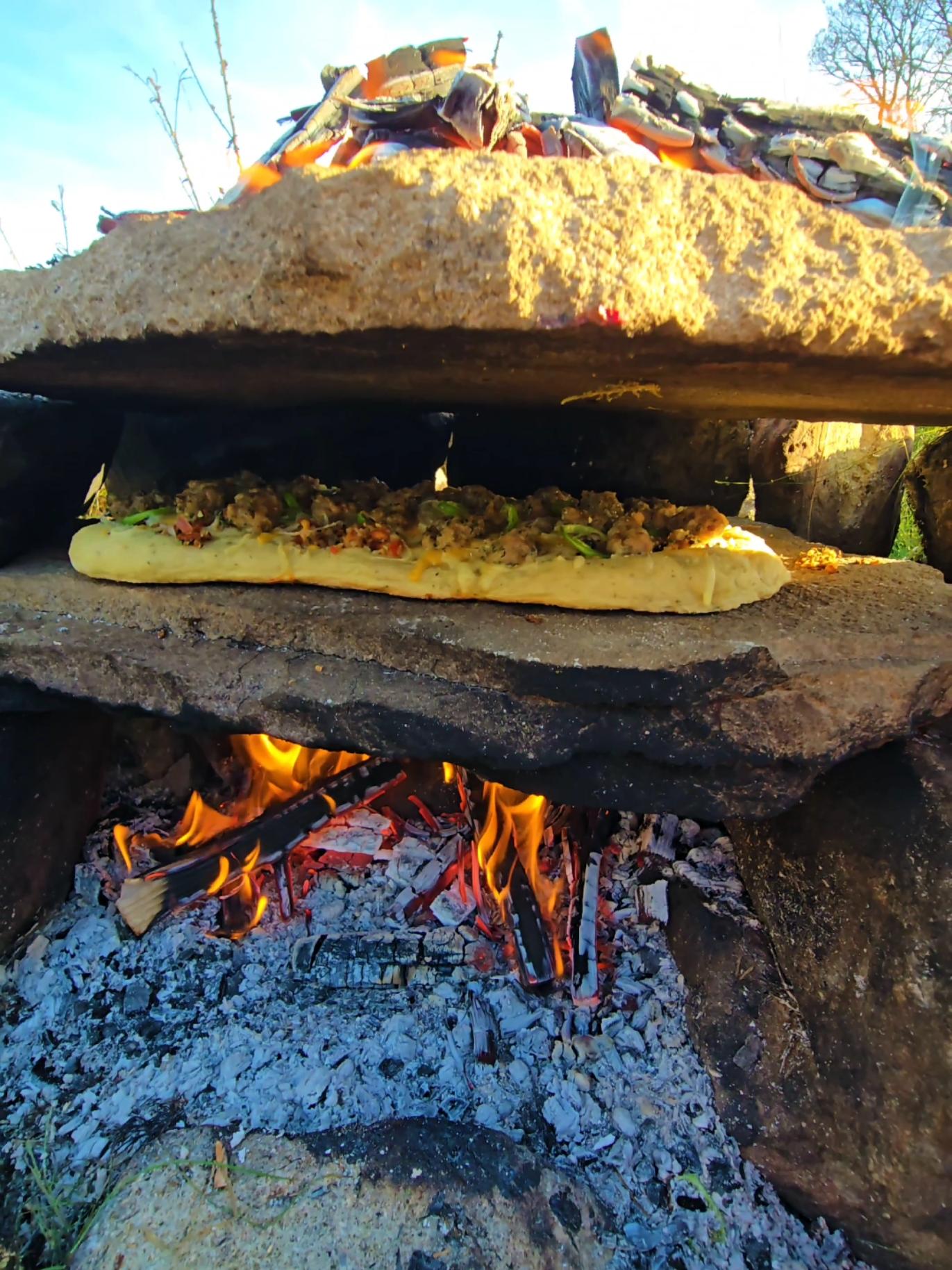 Pizza cooked in the Stone Oven🔥 #fyp #asmr #food #cooking #pizza #menwiththepot 