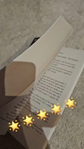 The Housemaid by Freida McFadden. I was terrified to read this because of the hype but it did not disappoint. see when you read a book and you genuinely don't know what's going to happen. this was that book!! I absolutely loved it. 5/5 🌟  #thehousemaid @Freida Mcfadden #freidamcfadden #bookfyp #bookcommunity #bookstagram #BookTok #thrillerbooks #bookreview #5starread #book 