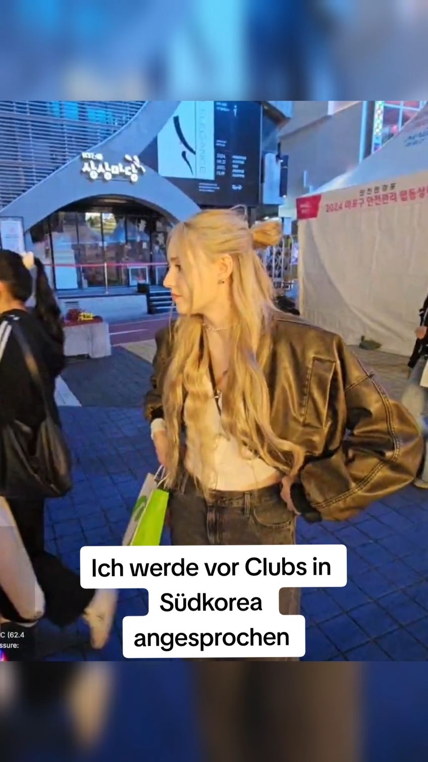 Ich werde vor Clubs in Südkorea angesprochen 🙈 #honeypuu #südkorea #club #stream #fyp #foryoupage 