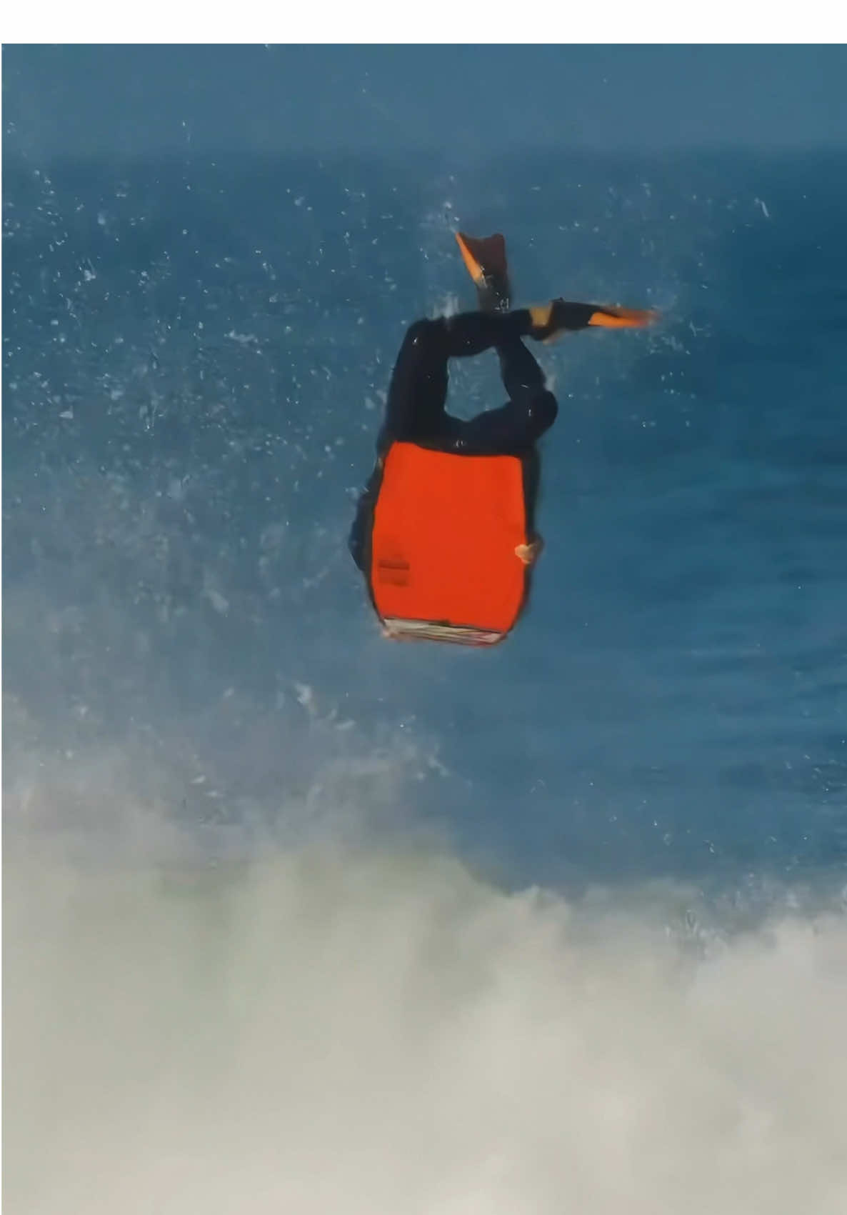 Pierre back in the waters after 3 weeks recovering from a rib injury #MoreyBoogie #Bodyboarding #boogieboard #surftok #bodyboarding 