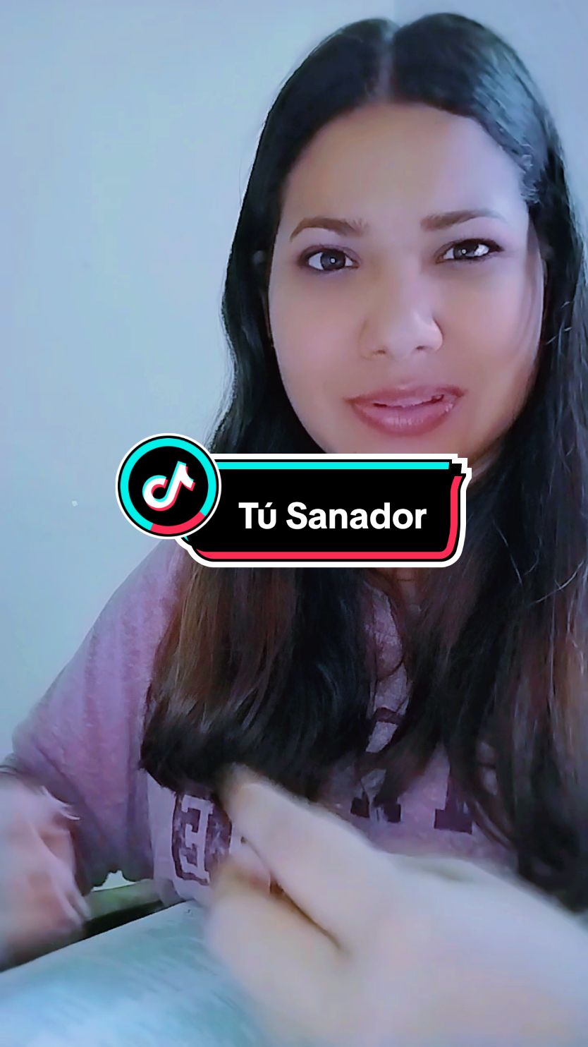 Dios tiene el Poder de sanarte.  Él es tu Sanador . puedes sanarte de toda enfermedad física, espiritual y emocional...El no a cambiado Él sigue Sanando Haciendo milagros.. confía en El . #jesuslovesyou #fe #Diosesamor 