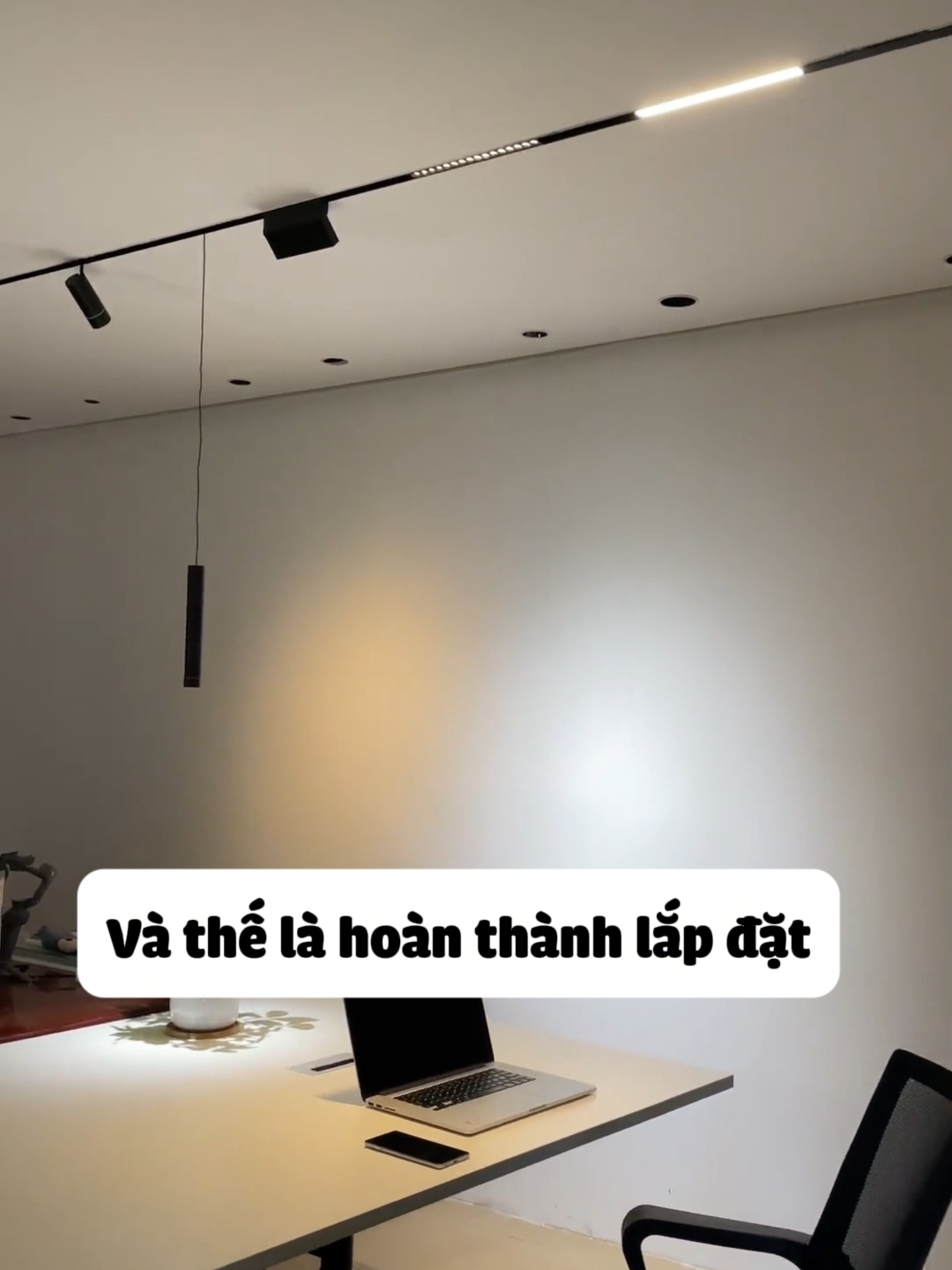 Làm Sao Để Lắp Đèn Ray Nam Châm Một Cách Chuyên Nghiệp? #agasihome #shorts #lighting #fyp #denraynamcham #raynamcham #tracklighting