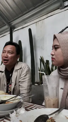bismillah, till jannah.  terimakasih sdh membersamai 14 Tahun ini. banyak sekali badai kita lalui, jutaan maaf bahkan tak terhitung. Aku banyak tak sempurna, kamu pun tak sempurna. Tapi mudah2an kita bersama bisa menyempurnakan satu sama lain. 