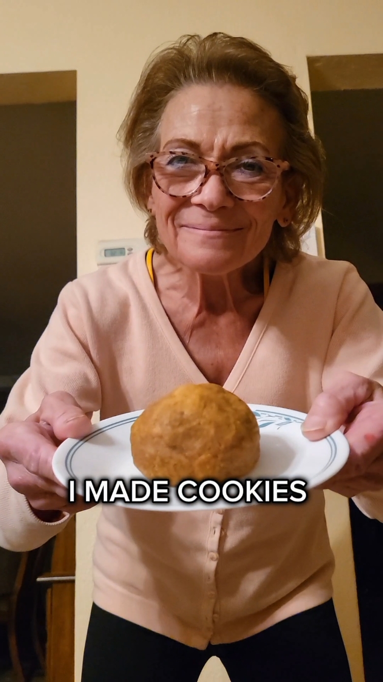 Never turn down Granny's cookies  #gym #Fitness #FitTok #granny #cookies 