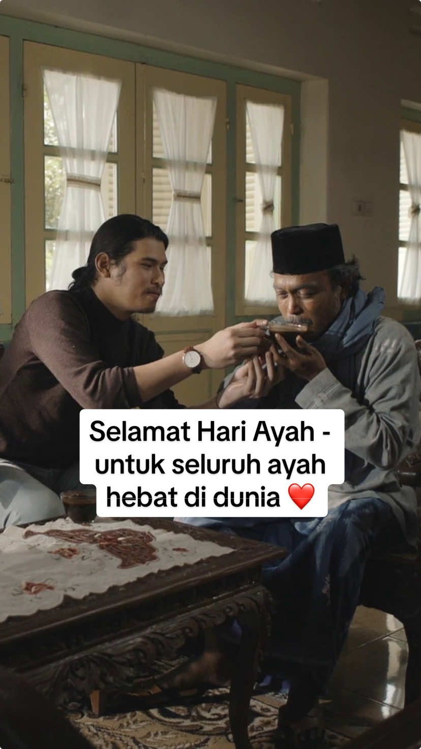 “Untuk papa yang telah mengajariku dan memebesarkanku” -Virzha  #hariayahnasional #tentangrindu 