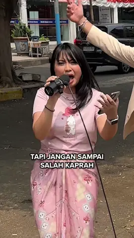 this song “8 Days” by Crash Adams is out now🔥 I wasn’t expecting that from this random rapper @Mutiara Azka 🦋 