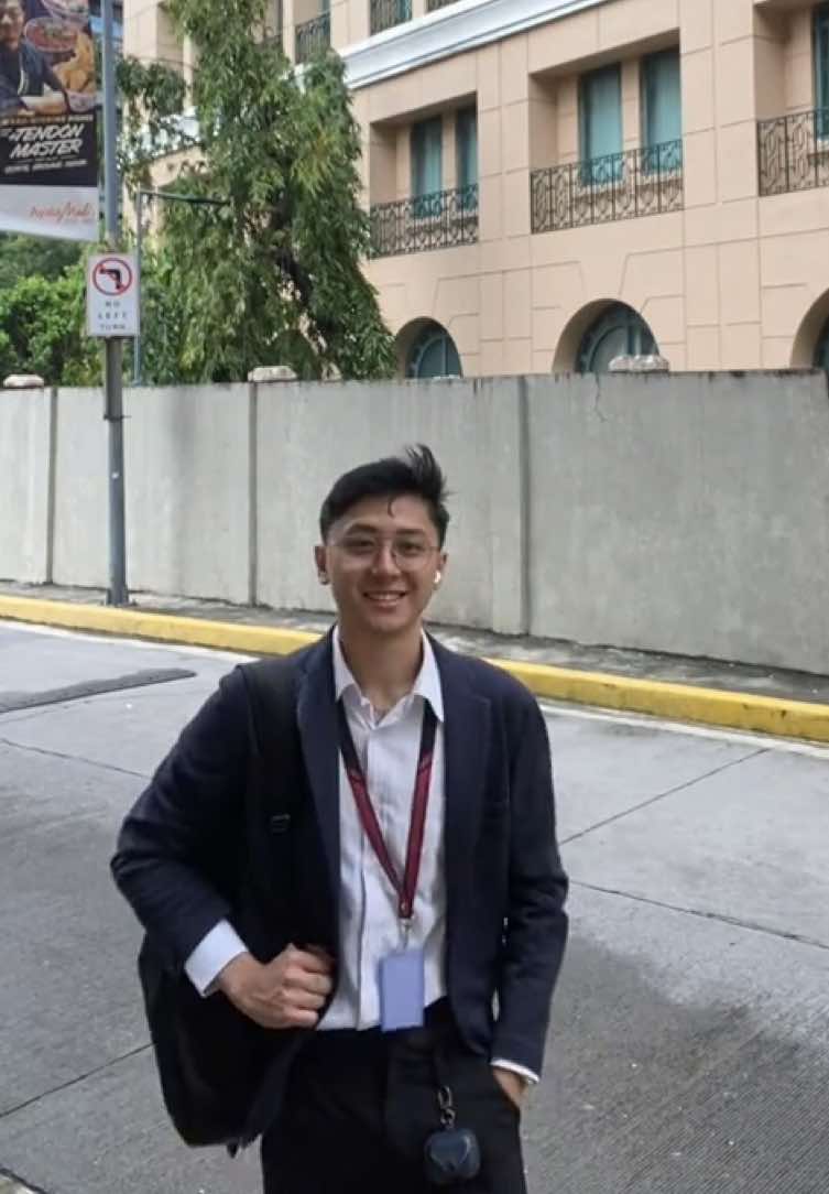 Ayy nasalo! HAHAHA 😅 Corporate fit check with the wind as a paid actor. #worktok #studytok #accountant #corpcore 