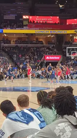 Yuki Kawamura with the beautiful no look, behind the back pass 3 #yuki #yukikawamura #NBA 