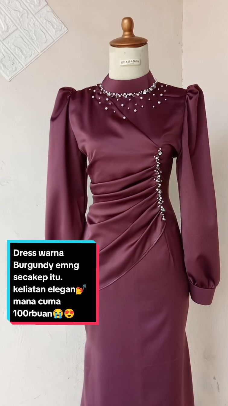 belinya di👉@miracle.sean dress warna Burgundy emang secakep itu. elegan banget #dress #dresslebaran #dresskondangan #ootdinspo #ootdinspiration #ootdideas #fyp #xybca 