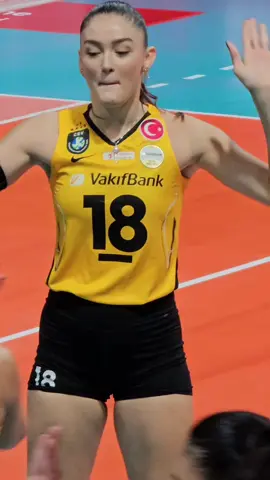 Zehra Günes  #kesfet #Fitness #zehragunes #zehragüneş #volebol #vakifbank #kesfetbeniöneçıkart #tayt #tr 