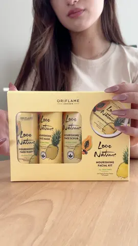 Mau Skincare yang pas buat pemula dan aman untuk semua jenis kulit? Dengan step yang lengkap dan terjangkau pula? 🧐 Love Nature Nourishing Facial Kit with Organic Guarana, Papaya, dan Pineapple dijamin nggak ada lawan! 🍍🫧 Mengandung ekstrak organik dari guarana, pepaya, dan nanas, melembabkan, menenangkan, serta menutrisi kulit. Aroma buahnya yang seger dan nyenengin bikin rajin skincare-an pake kit ini!  Dapatkan kit ini dengan harga promo khusus November di  🛍️id.oriflame.com  #skincareOriflame #oriflamehalal #oriflame 