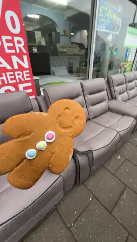 Come and orfer your sofa, bed or bedroom furniture with us today for Christmas delivery! #sofas #speedydelivery #christmasdelivery #3seatersofa #4seater #sleep #matresses #bed 