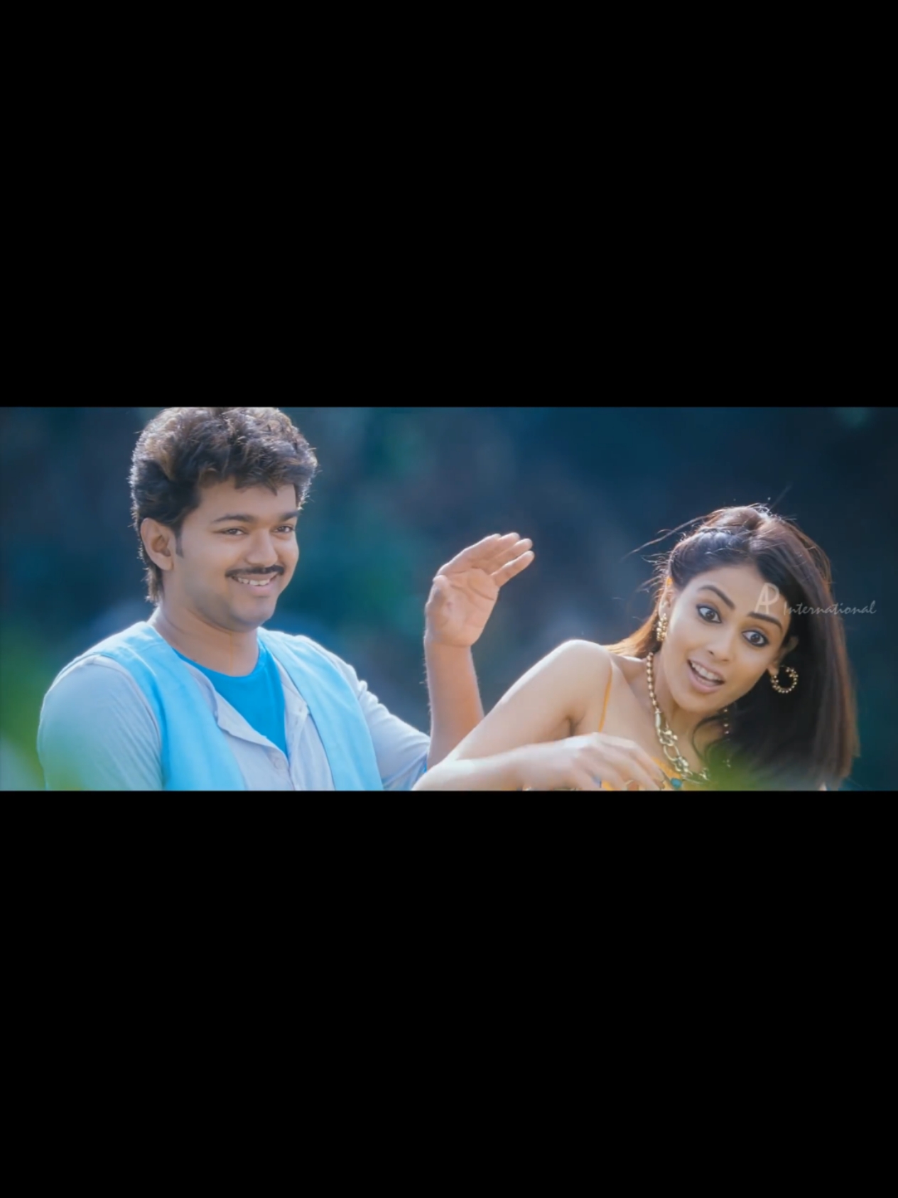 #velayudham #molachumoonu #tamilsong #foryou 