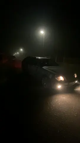 😶‍🌫️ #fyp #foryou #oldmercedes #w203 #cclass #latenight #furdich #fog 