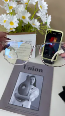 Cutest smart glasses ever!! So pretty and cool! That will be amazing Christmas gift 🎁🎄#glass #smartglasses #Tech #techtok #bluetoothwireless #speaker #tiktokmakemebuyit #tiktokcybermonday #tiktokblackfriday #fyp #spotlightfinds 