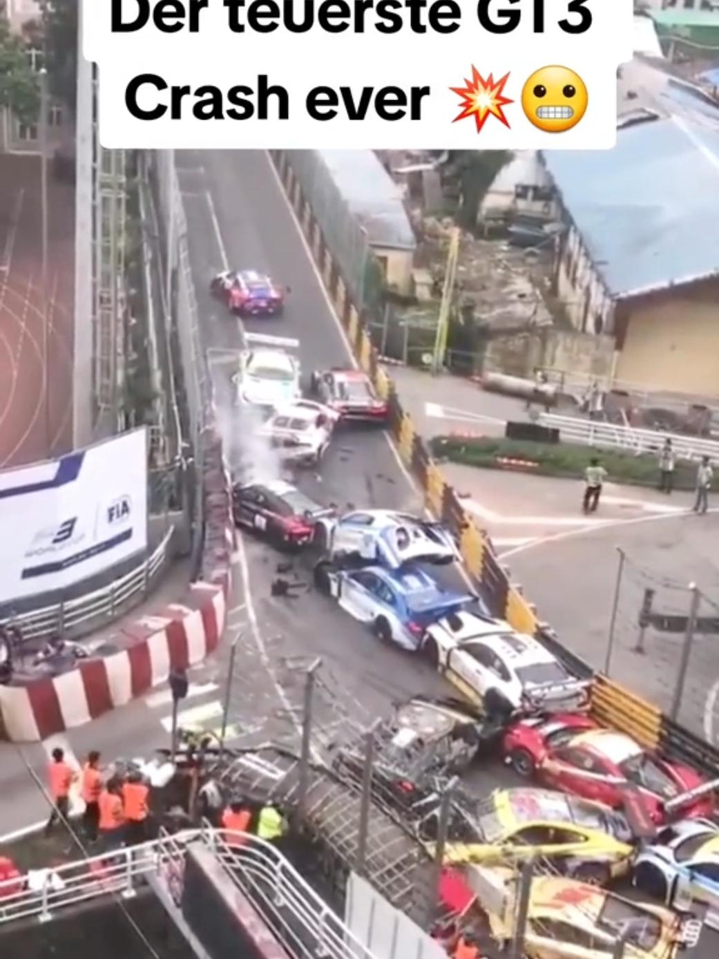 Macau Grand Prix 2017 😬 Der teuerste GT3 Crash ever in der Motorsport Welt. Lucas Di Grassi stand mit seinen Auto nicht mehr auf der Strecke 😅 Der 71. Macau Grand Prix ab Donnerstag live auf unserem YouTube Account (Link im Bio) #MacauGP #71thmacaugrandprix #Macau #Gt3 #Crash #BigCrash #Motorsport #Race #Racing #fy #fürdich #foryou #foryoupage #fyp #goviral #viral #GT #motorsporttelevisionde #MTD