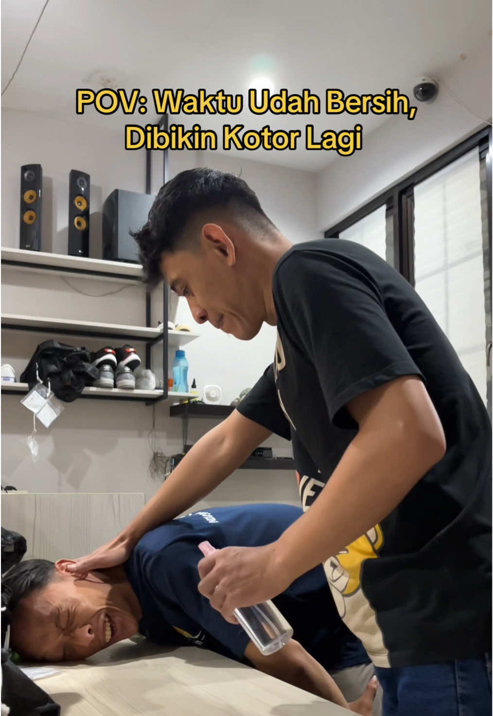 Tag temen kalian yang suka kayak gini 😈 #pov #bersih #beresberes #fyp #temankerja #kerjakeras #kerja #kerjakerjakerja #kotor #messy #dagelan #kocak #fyu #komedi #lucu #lucu_ngakak #viral #trending #trend #virall #konten #kontenkreator #fyup #kontenlucu #kontenviral #fyi #foryoupage #foruyou #fypシ゚ #fypage #malang #foruou #xyzbca #shoesandcare #foru 