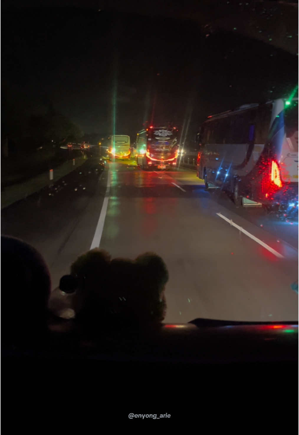 Lengah dikit udah dikabin bus malam #fyp #fypシ゚viral #busmania #bus #huntingbus #ayonaikbus #duniatransportasi #akap #kabinbus #busmaniaindonesia #busmalam #jawapride #adella #toltransjawa #pebepe #cipali #busmaniacommunity #pemalang 