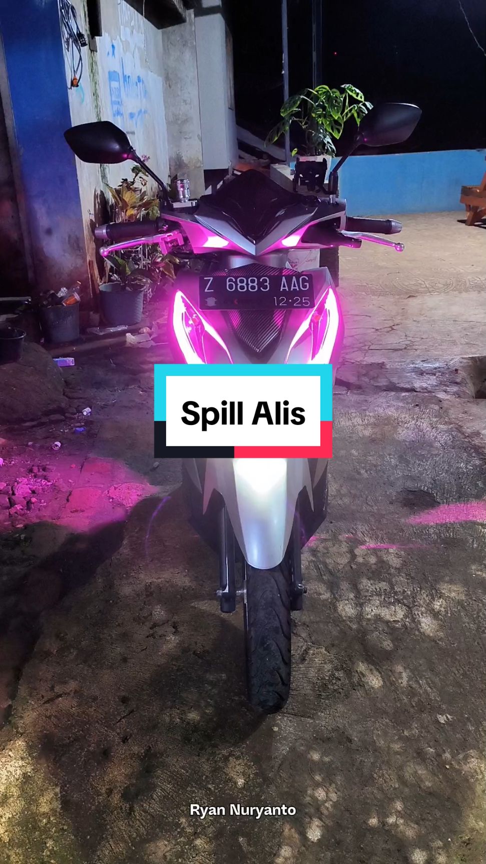 Membalas @anggakalbar10 Spill lampu alis malam hari setelah reflektor sein di black Housing #beat2024 #beatdeluxemodifikasi #beatdeluxehedon 