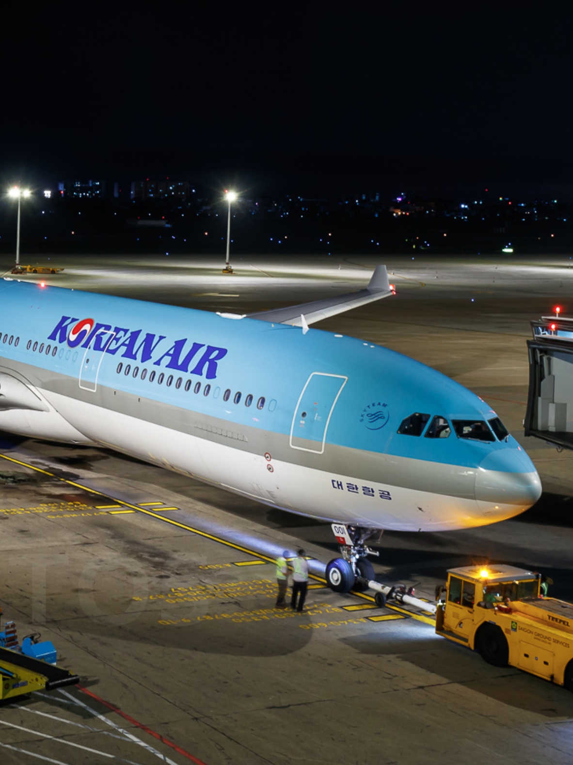 Korean Air departing from KLIA T1 heading back to Seoul A330-323 ✈️ #koreanair #koreanairlines #koreanaira330 #koreanairtakeoff #airbus #airbusa330 #airbusa330lovers #airbuslovers #airbusa330300 #airbusa330takeoff #nightflight #plane #planes #lcaviation #kapalterbang #pesawatterbang #pesawattakeoff #airplane #airplanetakeoff #jetplane #aviation #aviationlovers #aviationgeek #avgeek #avgeeks 