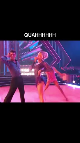 MAKE THIS THE NEXT DWTS VIRAL TIKTOK DANCE #dwts #dwts33 #dancingwiththestars #dwtslive #dwtspros#dancing #ballroom #ballroomdance  #abc #disneyplus #dwts500 #dwts500thepisode 