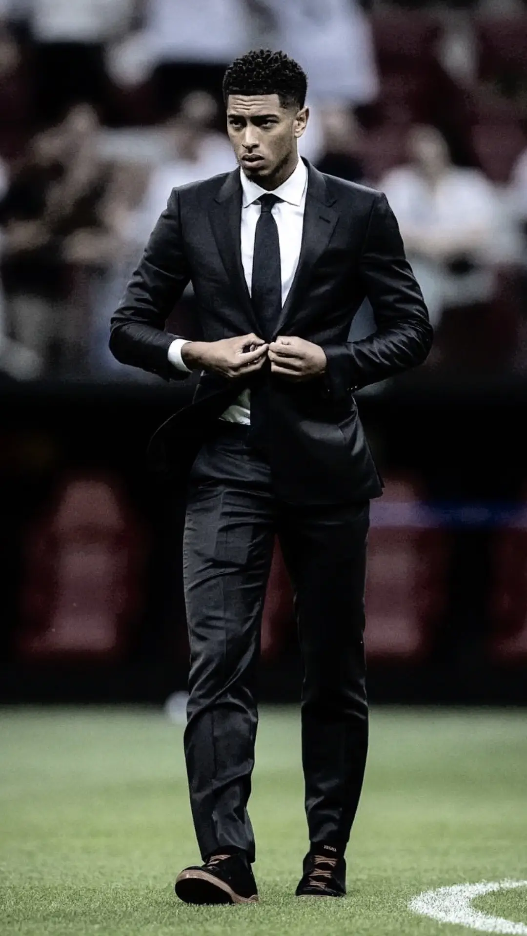 jude in suit🤵🏽 #judebellingham #realmadrid #jude #bellingham #england #husbandwife #foryou #parati #suit #elegant 