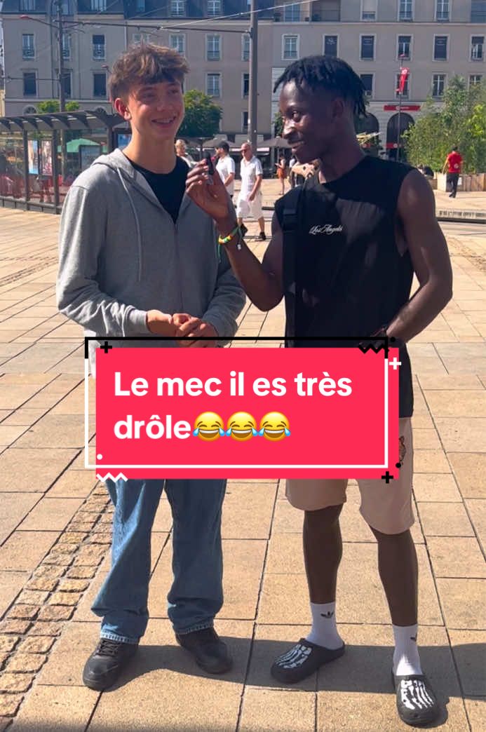 Le mec il est très drôle 😂😂 #drole #drole_videos #pourtoi #france🇫🇷 #usa🇺🇸 #bamakomali🇲🇱 