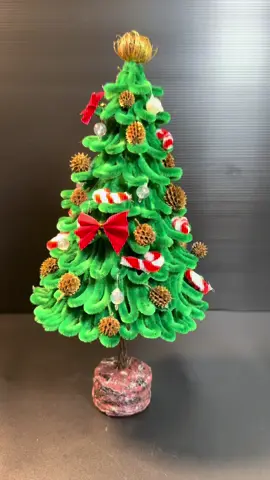DIY Christmas tree 🌲 made of chenille wire 🎄#DIY #diycraft #handmade  @cute_artguli 