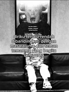 #CapCut (template klik logo di atas) diriku terlalu rendah  dibandingkan dengan  masalalumu dan teman  temanmu yang begitu  sempurna.#katatakata #templatecapcut #sadvibes #galaubrutal #quotes #fouryou #masukberanda #fypシ 