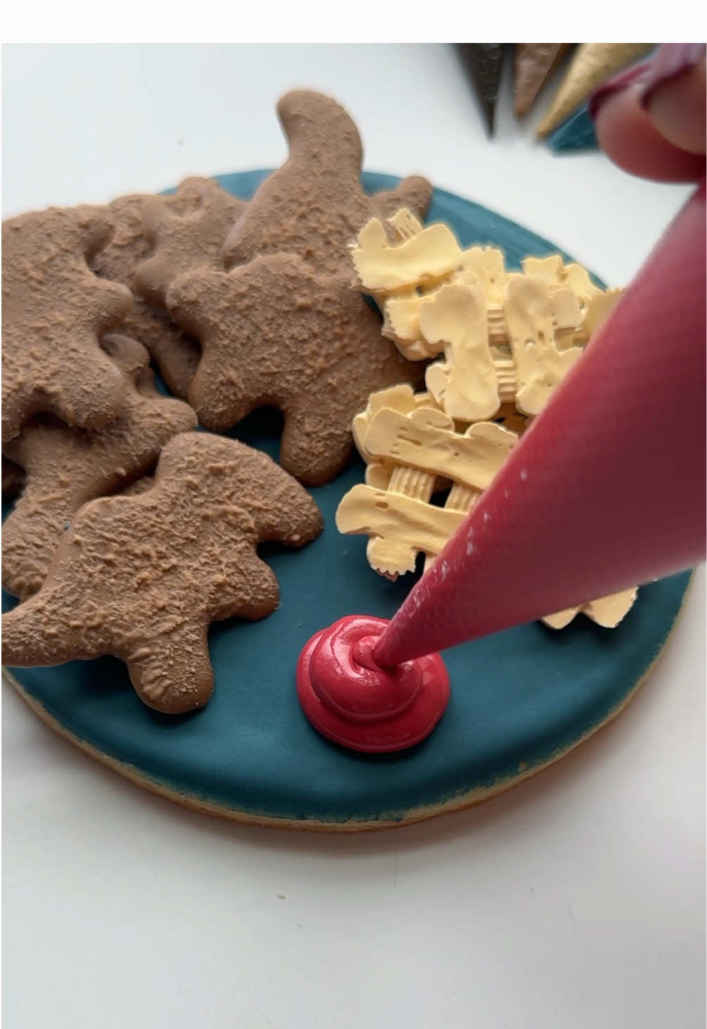 Replying to @megofthegg Girl lunch 🦕🦖 recipes and supplies linked in my bio #dinonuggies #cookiedecorating #oddlysatisfying #asmr 