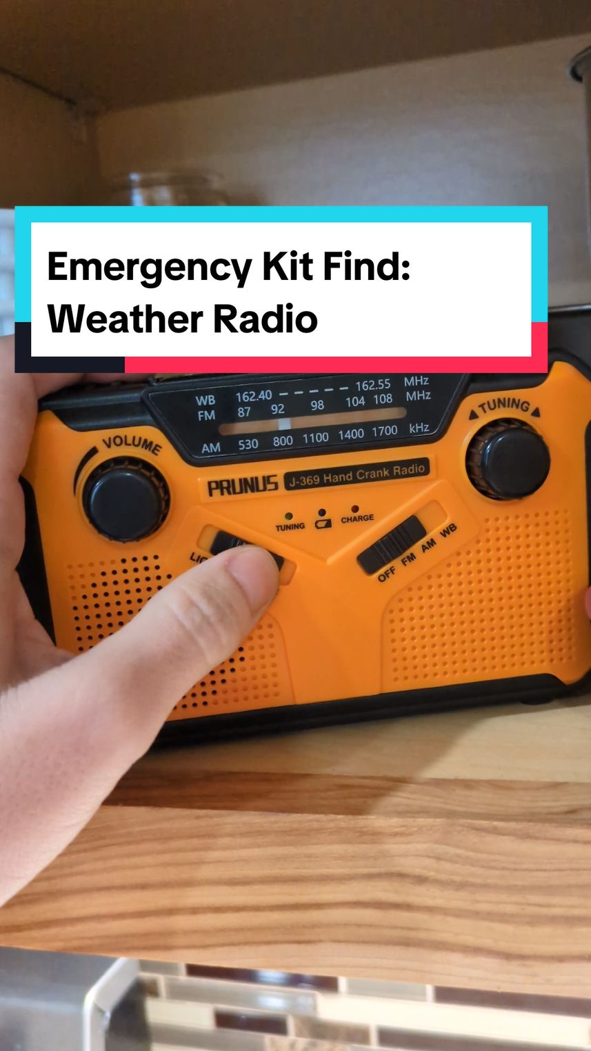 grab a rechargeable weather radio for your emergency kit! #emergencypreparedness #weather #tiktokshopblackfriday #tiktokshopcybermonday 