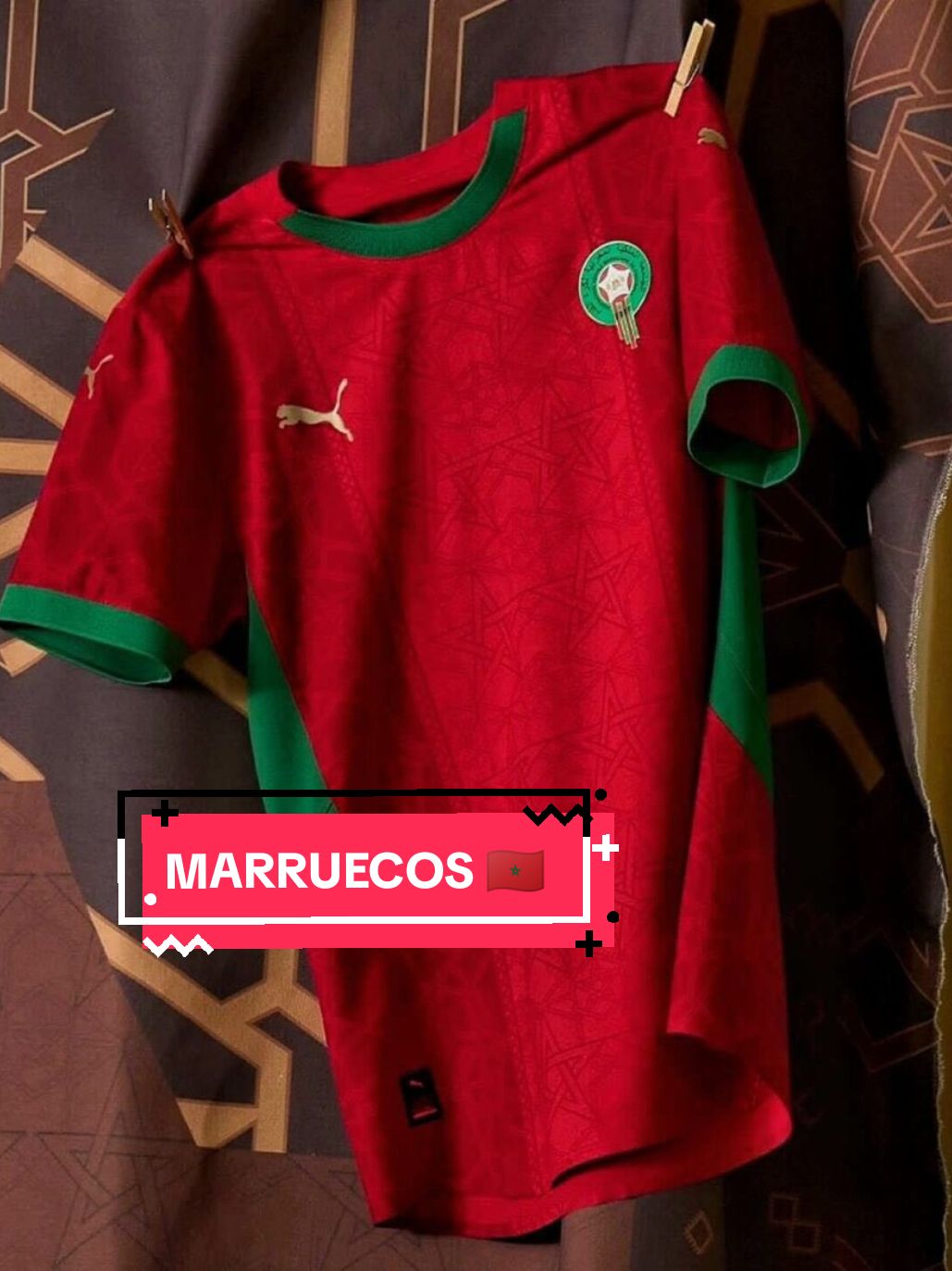 Ayer era turno de Egipto, hoy nos encontramos con las primeras imágenes de las nuevas camisetas de Marruecos. De nuevo, muy bien explotado el carisma de la cultura marroquí por parte de PUMA. #camisetasdefutbol #footballkits #footballjersey #tiktokfutbol #footballtiktok #tiktokeeportes #deportestiktok #Marruecos #morocco #Puma #Zellij #futbol #football #POV #paratii 