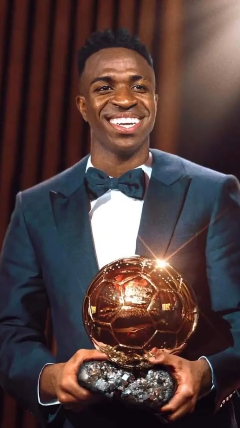 Vinicius es mucho mejor que... #vinicius #brasil #jogobonito #championsleague #neymar #futbol #pixilon #vinijr