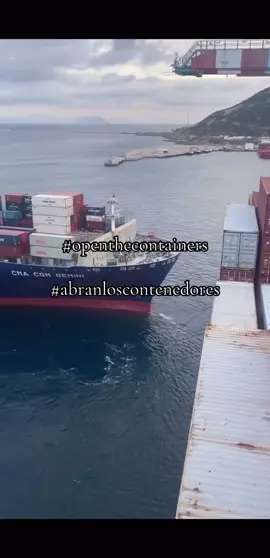 They say screams are coming from inside containers at the ports.  Se dice que en los puertos se escuchan gritos dentro de los contenedores.  #OpenTheContainers #AbranLosContenedores #StopHumanTrafficking #HumanRights #JuntosSomosMásFuertes  #almachic369 #contenidotiktok 