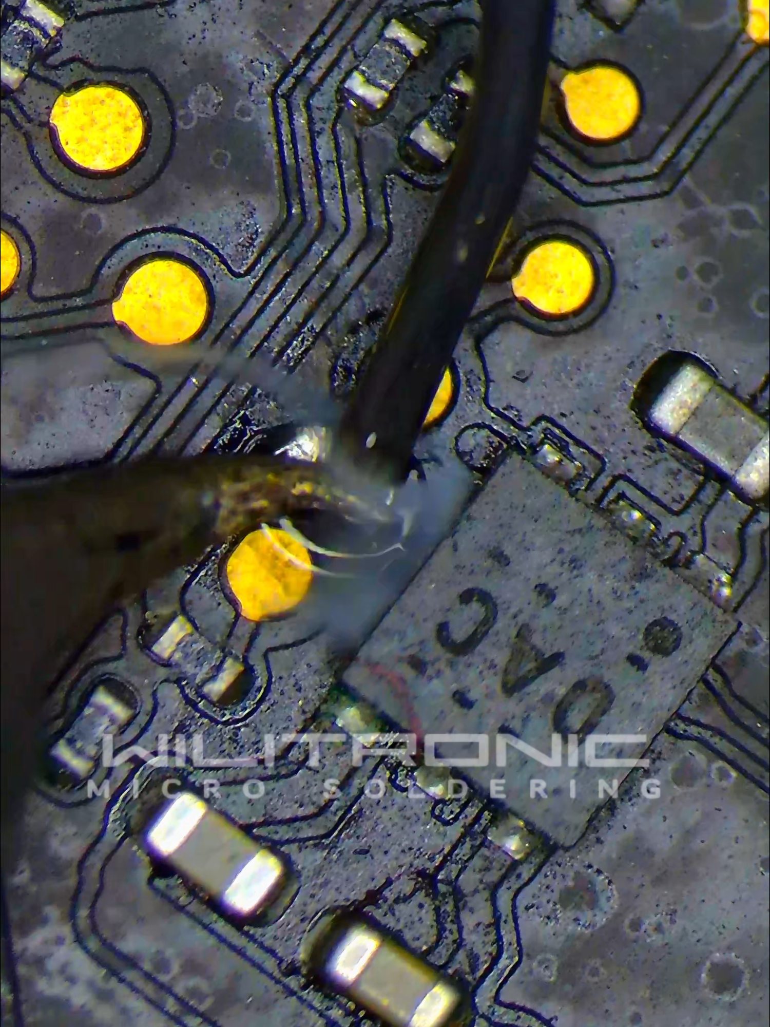 Replacing Corroded Resistor #microsoldering #electronic #satisfyingvideo