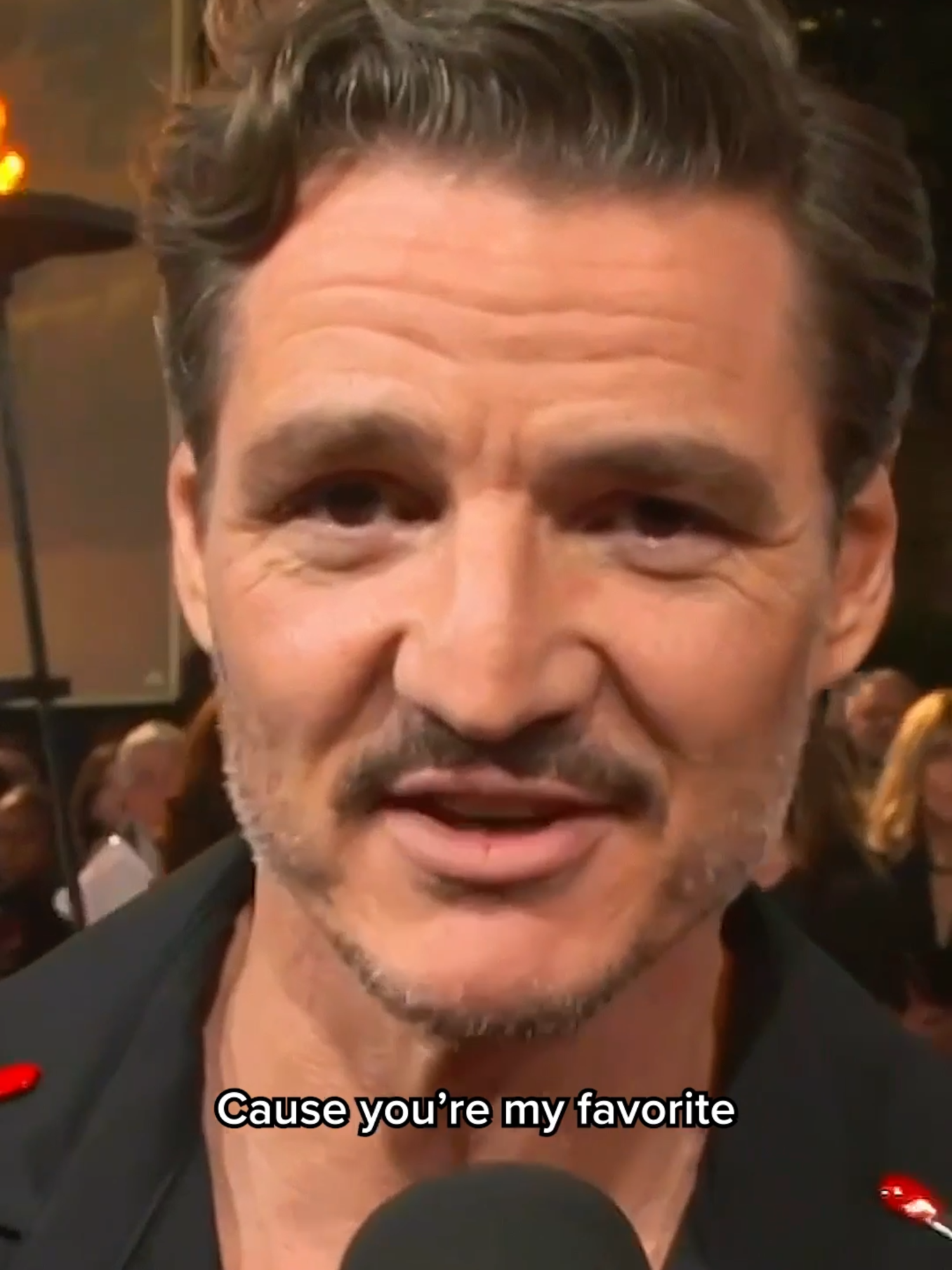 An overstimulated Pedro Pascal gets distracted answering Joseph Quinn's question at the Gladiator II premiere in London. 😭 #josephquinn #pedropascal #gladiator